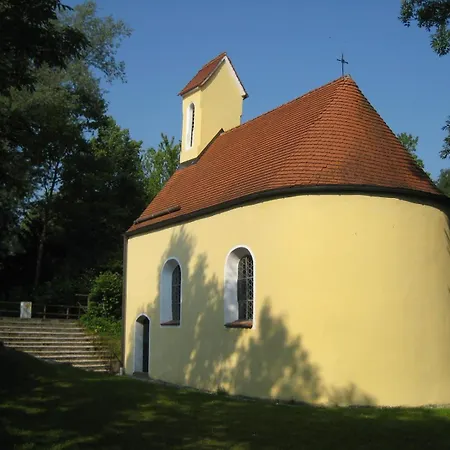 Bei Muenchen In Grafrath 